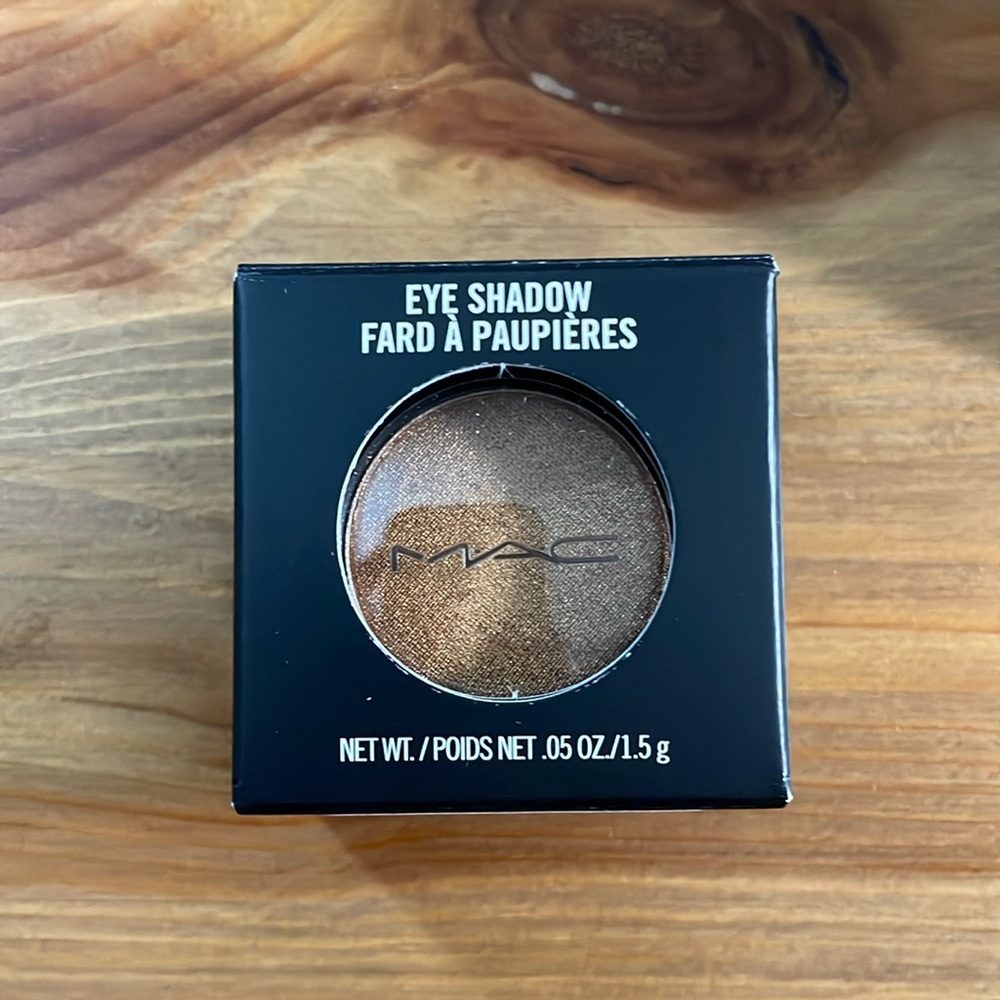 Mac eyeshadow-amber lights